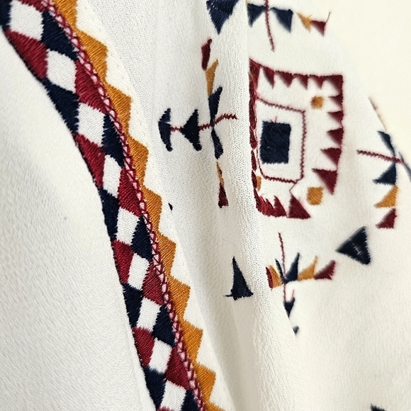 Torrid Embroidered Ivory Crepe Rayon Dolman Blouse Top Sz 3X NWT - Picture 7 of 15